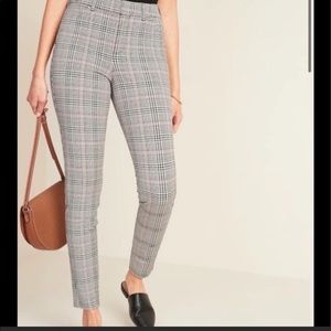 Old Navy Grey & Pink Plaid High Rise Pixie Pants